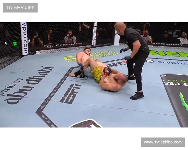 沃克足跟勾降服萨瑟兰 成就四连降服新纪录